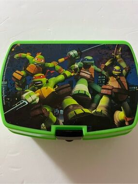 Teenage Mutant Ninja Turtles Green Plastic Lunch Box with Character Art